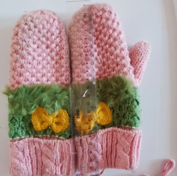 Warm Winter Mittens - Picture 3 of 5